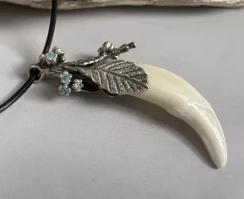 Клык «Эльфийская песнь» - подвеска | Таёжная лавка Тамга
