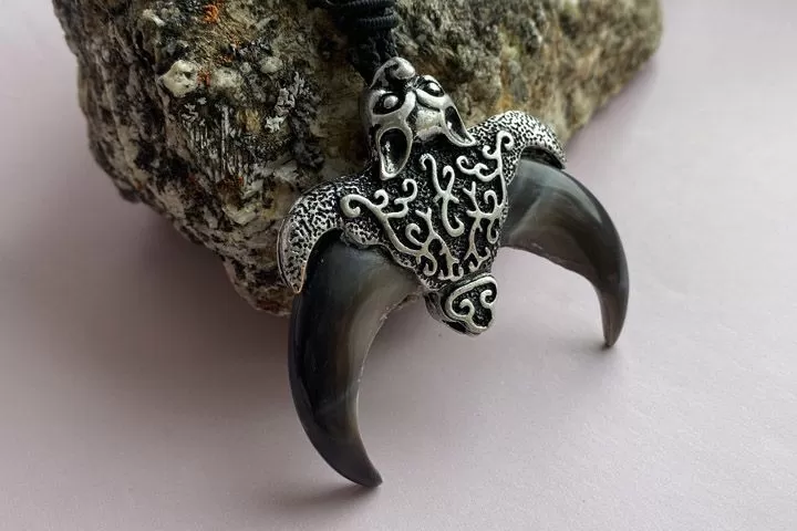 Коготь медведя двойной «Летучая мышь» - подвеска - Подвески