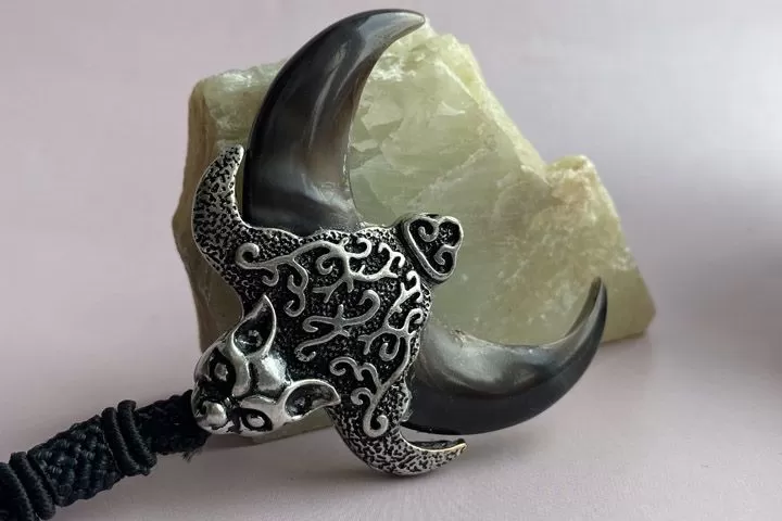 Коготь медведя двойной «Летучая мышь» - подвеска - Подвески